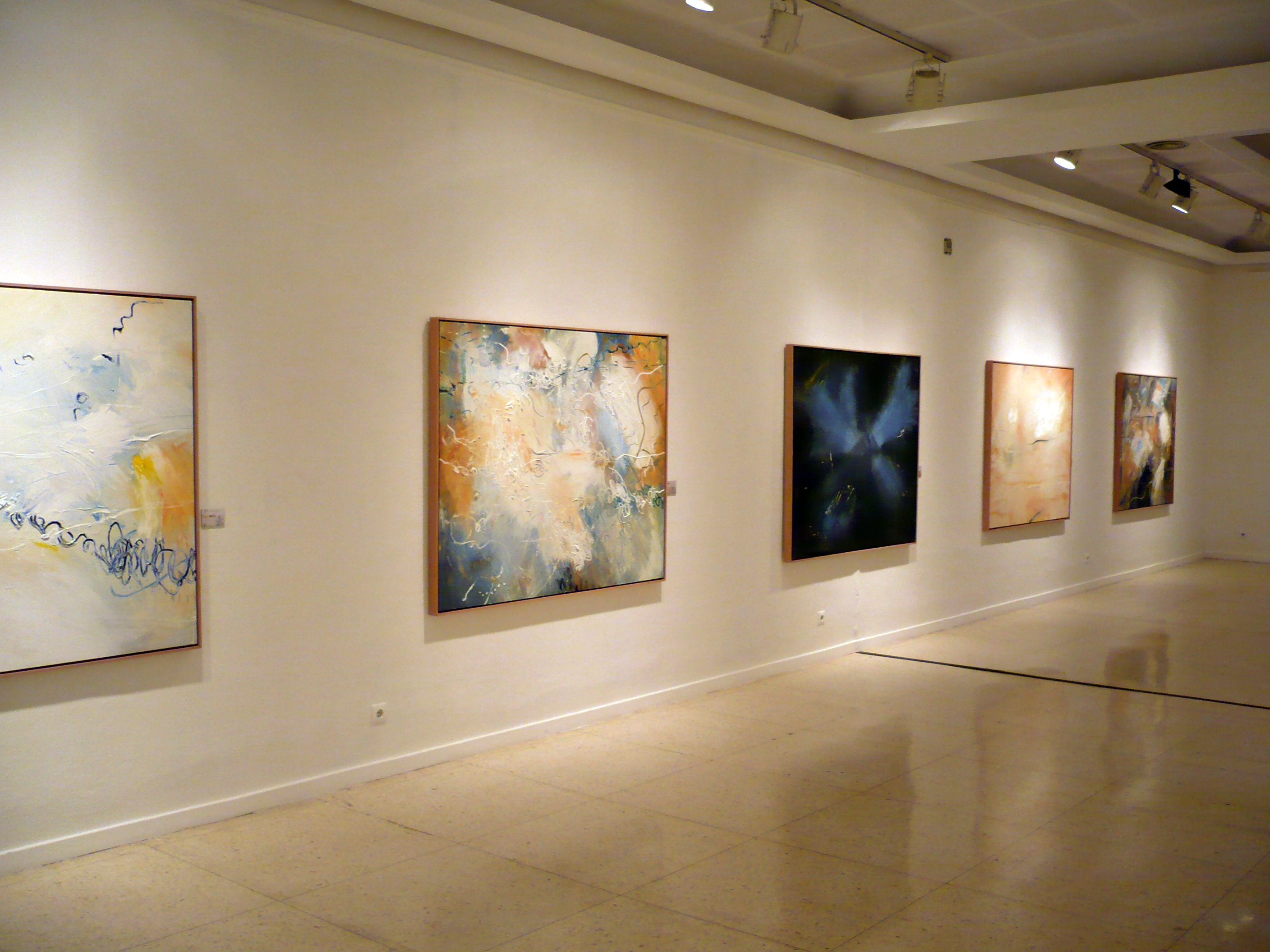 Pinturas de Resplandores en la Sala Siglo XXI